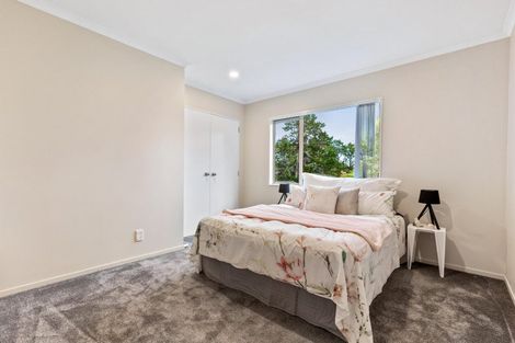 Photo of property in 20 Quincey Place, Massey, Auckland, 0614