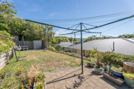 Photo of property in 97a Glanmire Road, Newlands, Wellington, 6037