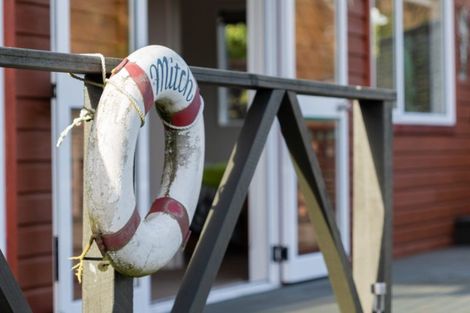 Photo of property in 11 Seafield Road, Duvauchelle, 7581