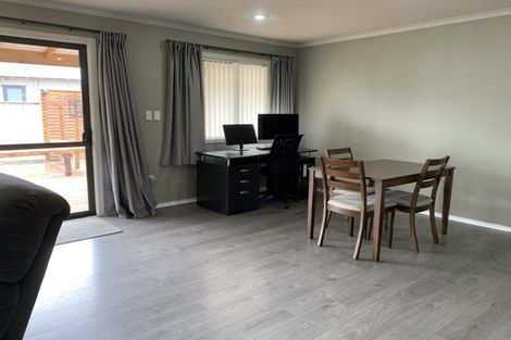 Photo of property in 8 Porritt Place, Waipukurau, 4200