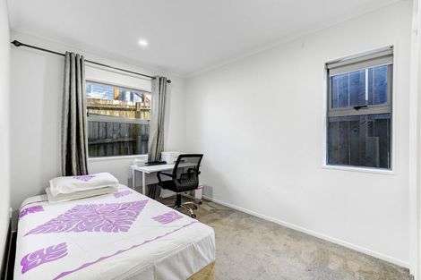 Photo of property in 74a Awaroa Road, Sunnyvale, Auckland, 0612