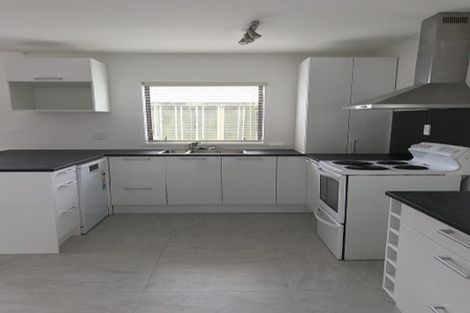 Photo of property in 1/19 Tree View Avenue, Glenfield, Auckland, 0629