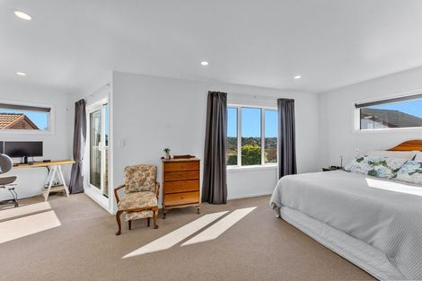 Photo of property in 127 Browns Bay Road, Browns Bay, Auckland, 0630