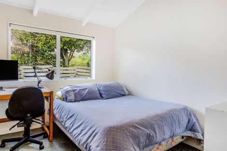 Photo of property in 1/12 Kenef Road, Paremata, Porirua, 5024