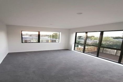 Photo of property in 117a Henderson Valley Road, Henderson, Auckland, 0612
