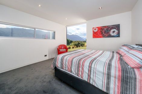 Photo of property in 58b Kings Drive, Wanaka, 9305
