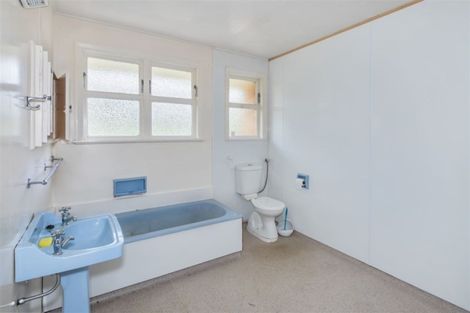 Photo of property in 31 Clifford Road, Johnsonville, Wellington, 6037