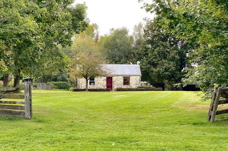 Photo of property in Lombardy Cottage, 162 Shepherds Flat Road, Cambrians, Oturehua, 9386
