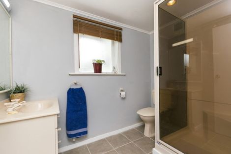 Photo of property in 13 Paparangi Crescent, Paparangi, Wellington, 6037