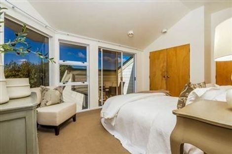 Photo of property in 68 Seacliffe Avenue, Narrow Neck, Auckland, 0622
