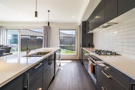 Photo of property in 24 Fenwick Crescent, Wallaceville, Upper Hutt, 5018