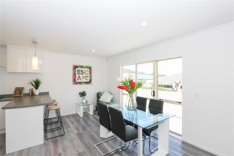 Photo of property in 33u2 Hawker Street, Mount Victoria, Wellington, 6011