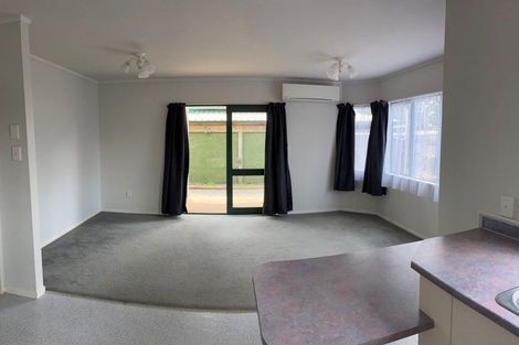 Photo of property in 24 Mcinnes Road, Weymouth, Auckland, 2103