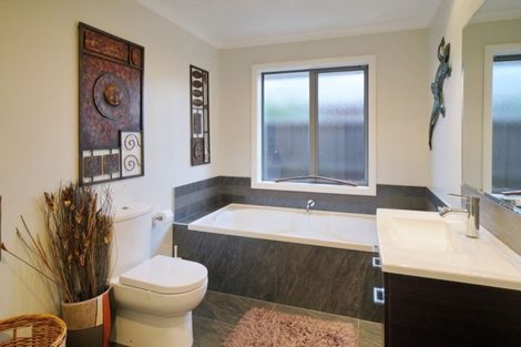 Photo of property in 16 Franklin Drive, Rangiora, 7400