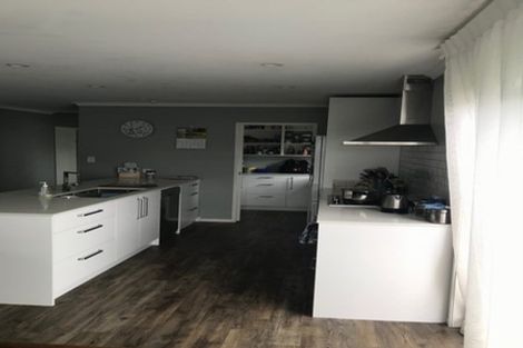 Photo of property in 5 Cook Drive, Tuakau, 2121