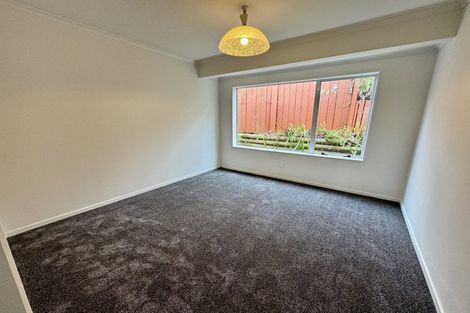 Photo of property in 6 Porter Avenue, Te Atatu South, Auckland, 0610