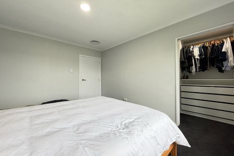 Photo of property in 98 Glanmire Road, Newlands, Wellington, 6037