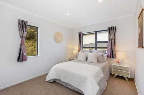 Photo of property in 7a Sandino Place, Grenada Village, Wellington, 6037