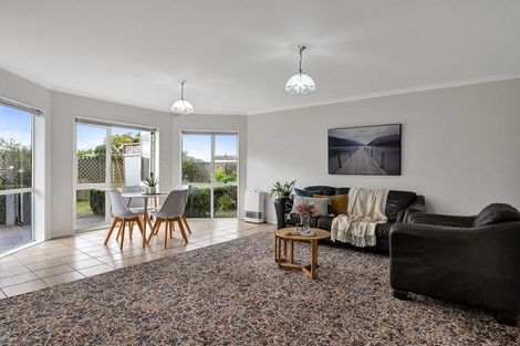 Photo of property in 6 Fantham Street, Hawera, 4610
