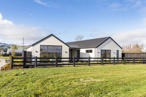 Photo of property in 100 Skibbereen Drive, Halswell, 8025