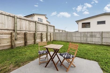 Photo of property in 7a Sandino Place, Grenada Village, Wellington, 6037