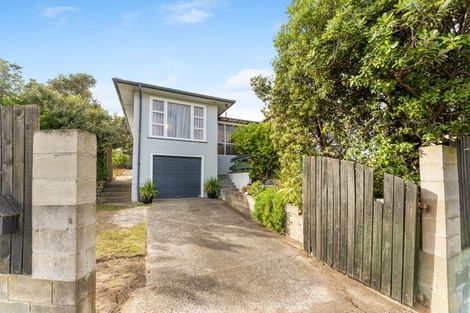 Photo of property in 6 Tainui Street, Castlecliff, Whanganui, 4501