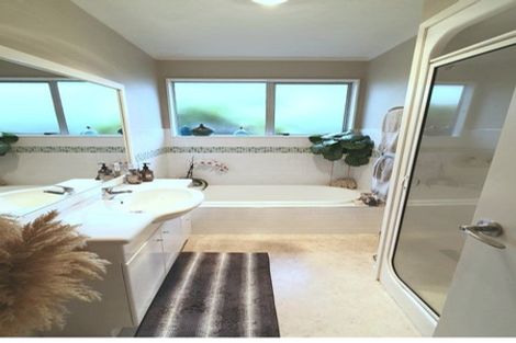 Photo of property in 178 Orangi Kaupapa Road, Northland, Wellington, 6012