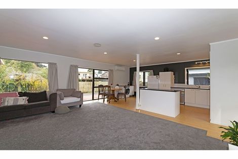 Photo of property in 21a Birdwood Road, Swanson, Auckland, 0612
