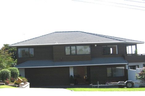 Photo of property in 1 Scarboro Terrace, Murrays Bay, Auckland, 0630