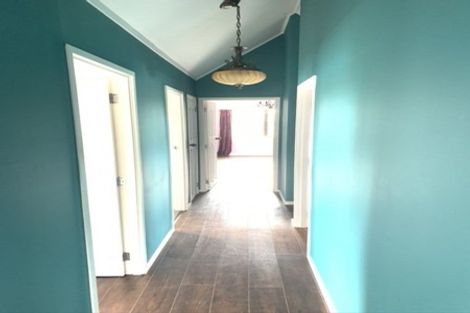 Photo of property in 5 Tawa Road, Te Atatu Peninsula, Auckland, 0610