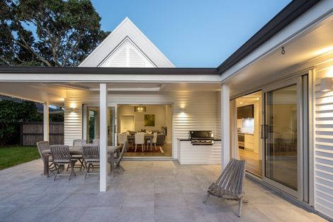 Photo of property in 6 Tiri Road, Milford, Auckland, 0620