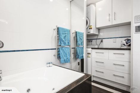 Photo of property in 1/2 Flavia Close, Torbay, Auckland, 0630