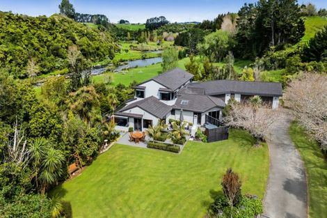 Photo of property in 371b Mangorei Road, Merrilands, New Plymouth, 4312