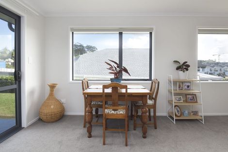 Photo of property in 43 Symes Drive, Red Beach, 0932