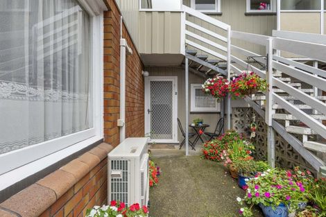 Photo of property in 2/87 Brougham Street, New Plymouth, 4310
