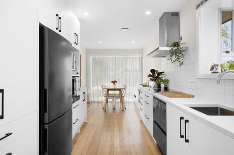 Photo of property in 62 Greendale Avenue, Avonhead, Christchurch, 8042