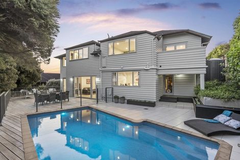 Photo of property in 32b Parr Terrace, Castor Bay, Auckland, 0620