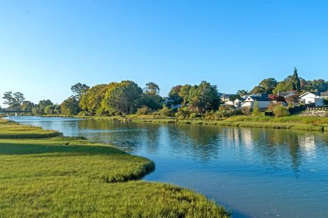 Photo of property in 2 Carnarvon Street, Gisborne, 4010
