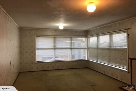 Photo of property in 29 Raleigh Road, Northcote, Auckland, 0627