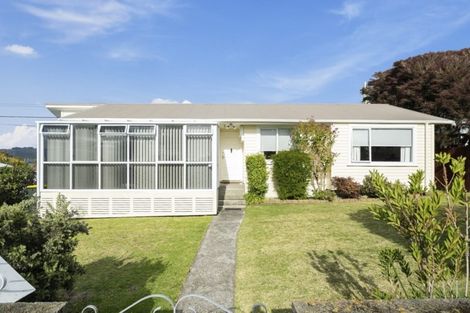 Photo of property in 22 Gray Avenue, Paraparaumu Beach, Paraparaumu, 5032