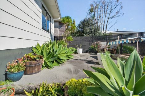 Photo of property in 6a Te Arawa Place, Welcome Bay, Tauranga, 3112