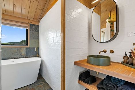 Photo of property in 241a Ararimu Valley Road, Helensville, Waimauku, 0882