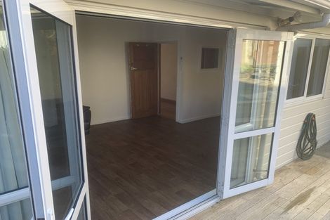 Photo of property in 37 Ara Paiwhenua, Tawa, Wellington, 5028