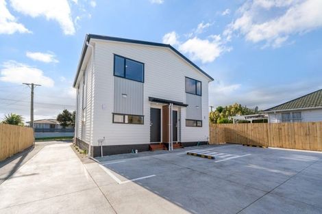Photo of property in 4/3 Royal View Road, Te Atatu South, Auckland, 0610