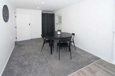 Photo of property in 14 Diamond Street, Carterton, 5713