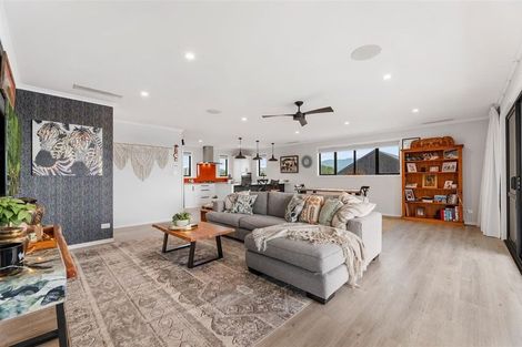 Photo of property in 16a No 2 Road, Te Puke, 3119