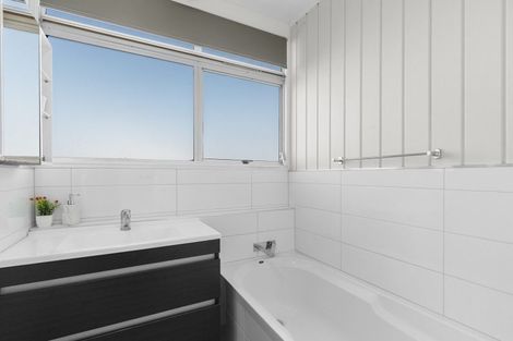Photo of property in 4 Carver Place, Lynmouth, New Plymouth, 4310