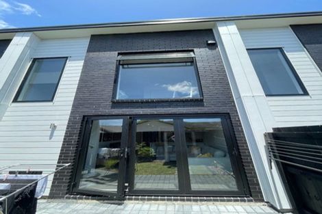 Photo of property in 4/793 Te Atatu Road, Te Atatu Peninsula, Auckland, 0610