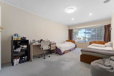 Photo of property in 102 Arran Road, Browns Bay, Auckland, 0630