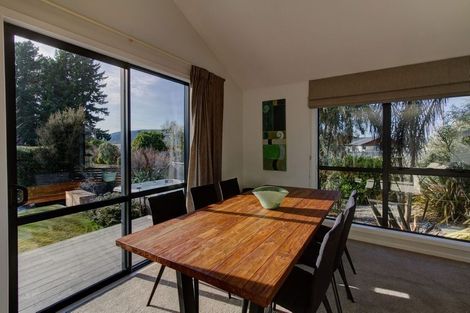Photo of property in 2 Alpha Close, Wanaka, 9305